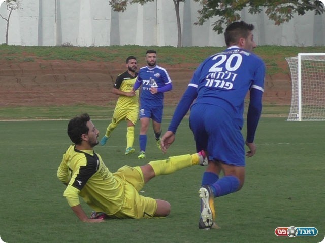 נתי ארז'ואן נעצר אצל רועי הררי (שקד מורג)